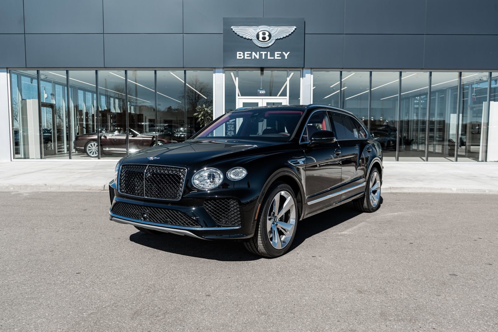 Used 2024 Bentley Bentayga Extended Wheelbase image 1