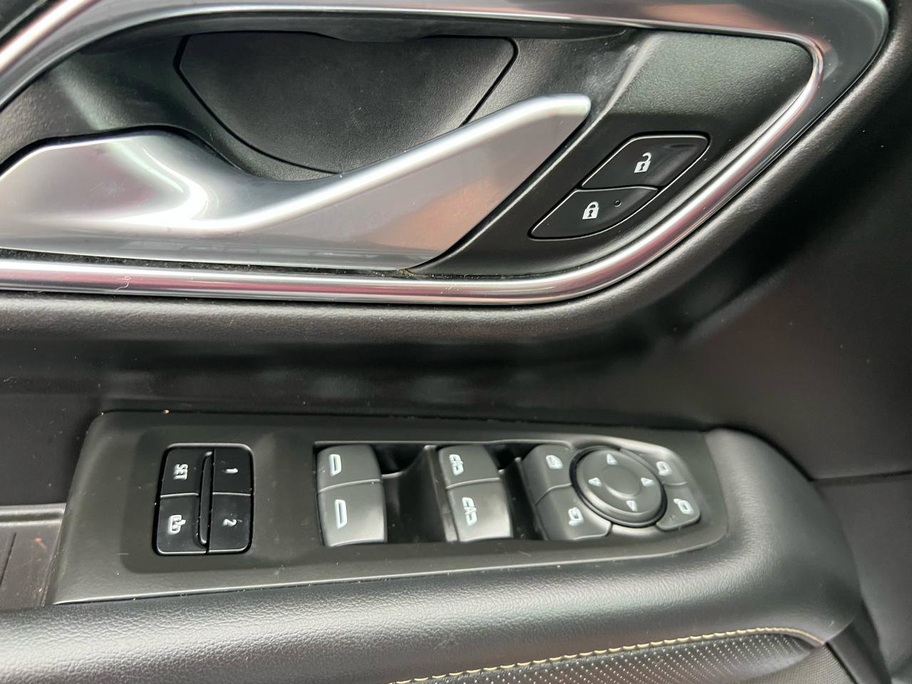 Used 2022 GMC Yukon SLT w/ SLT Premium Package image 56