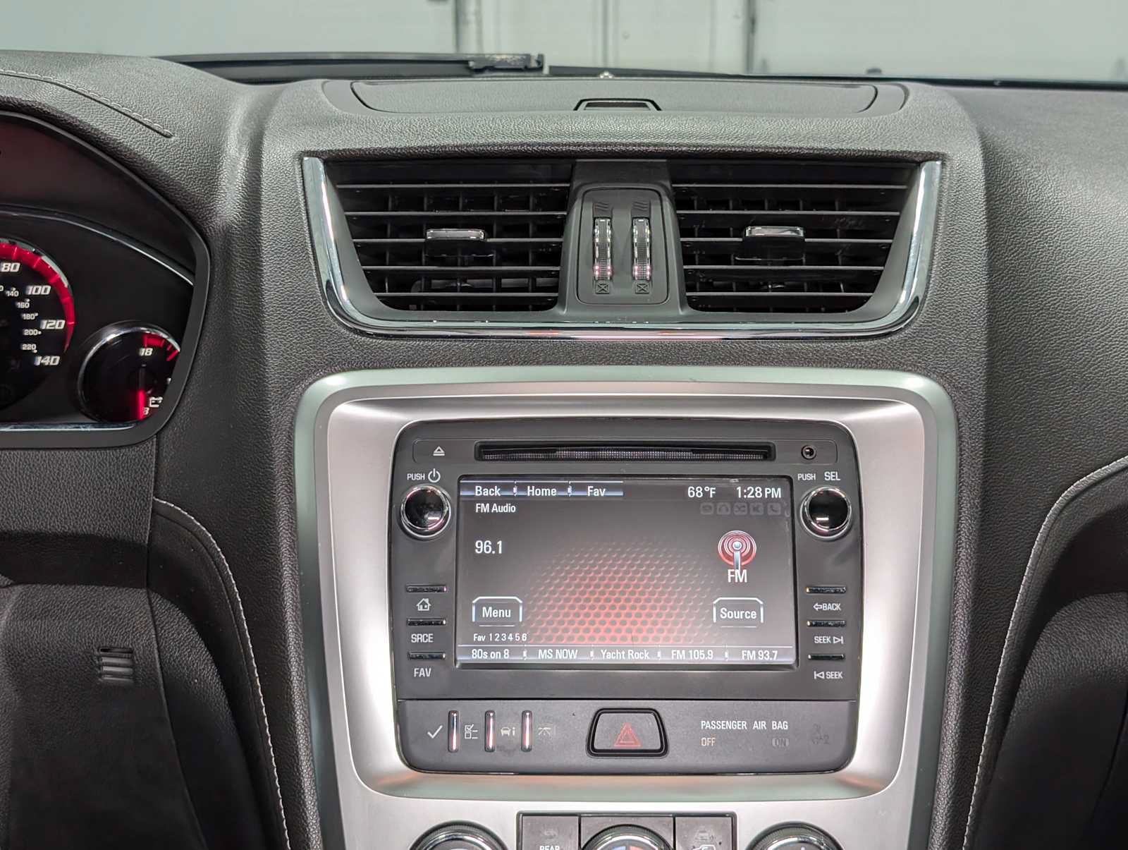 Used 2015 GMC Acadia SLE AWD/4WD image 18