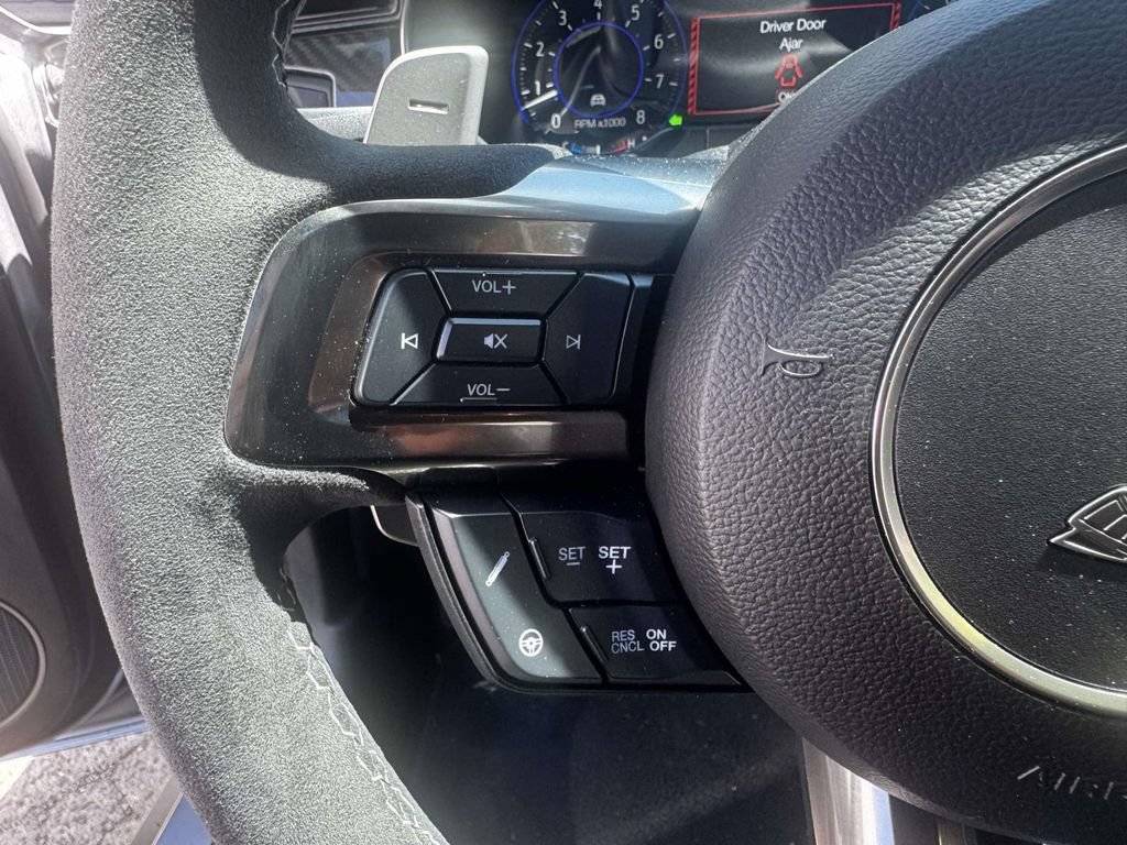 Used 2021 Ford Mustang Shelby GT500 w/ Technology Package RWD image 20