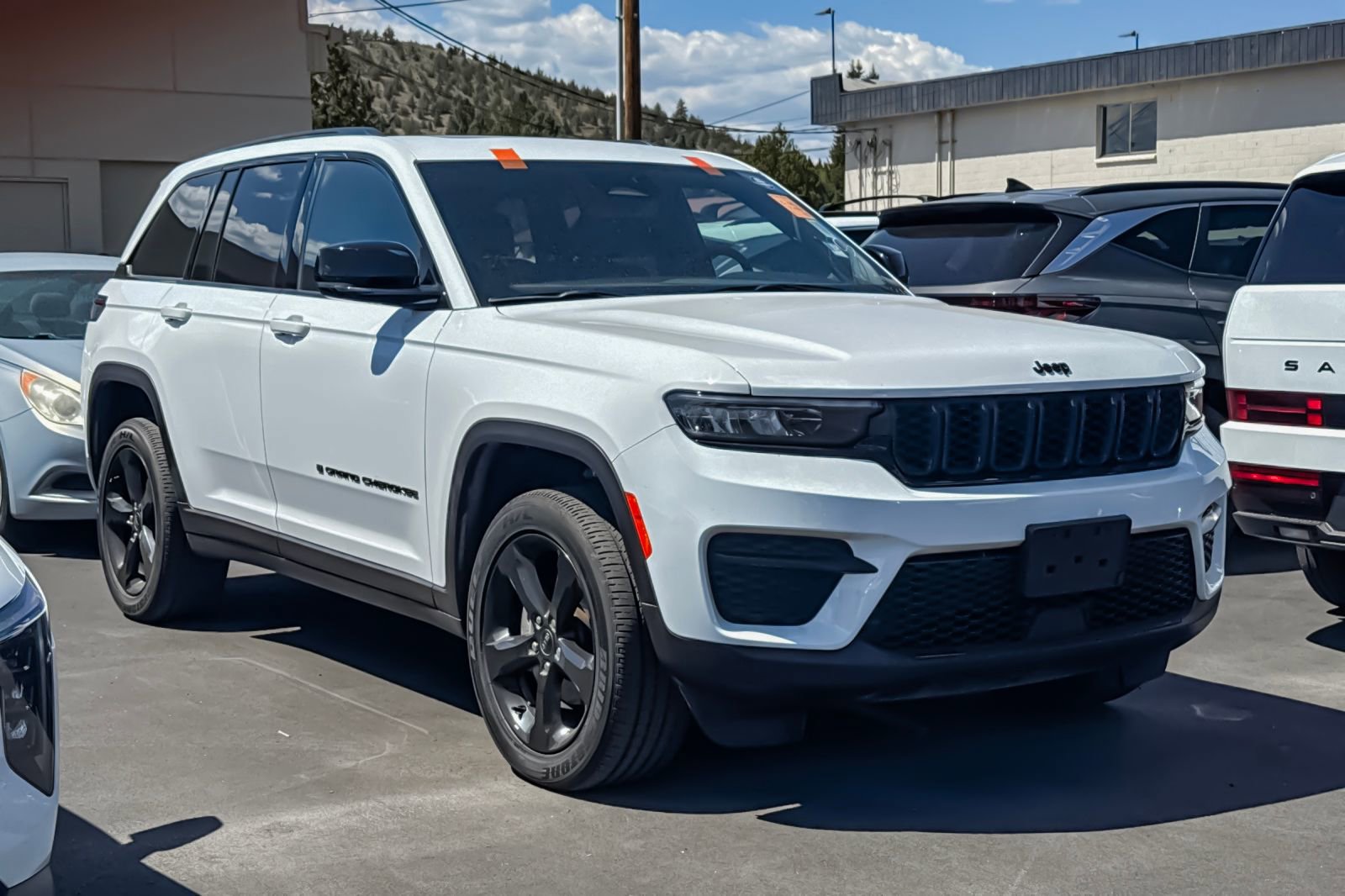 Used 2023 Jeep Grand Cherokee Altitude AWD/4WD video 2