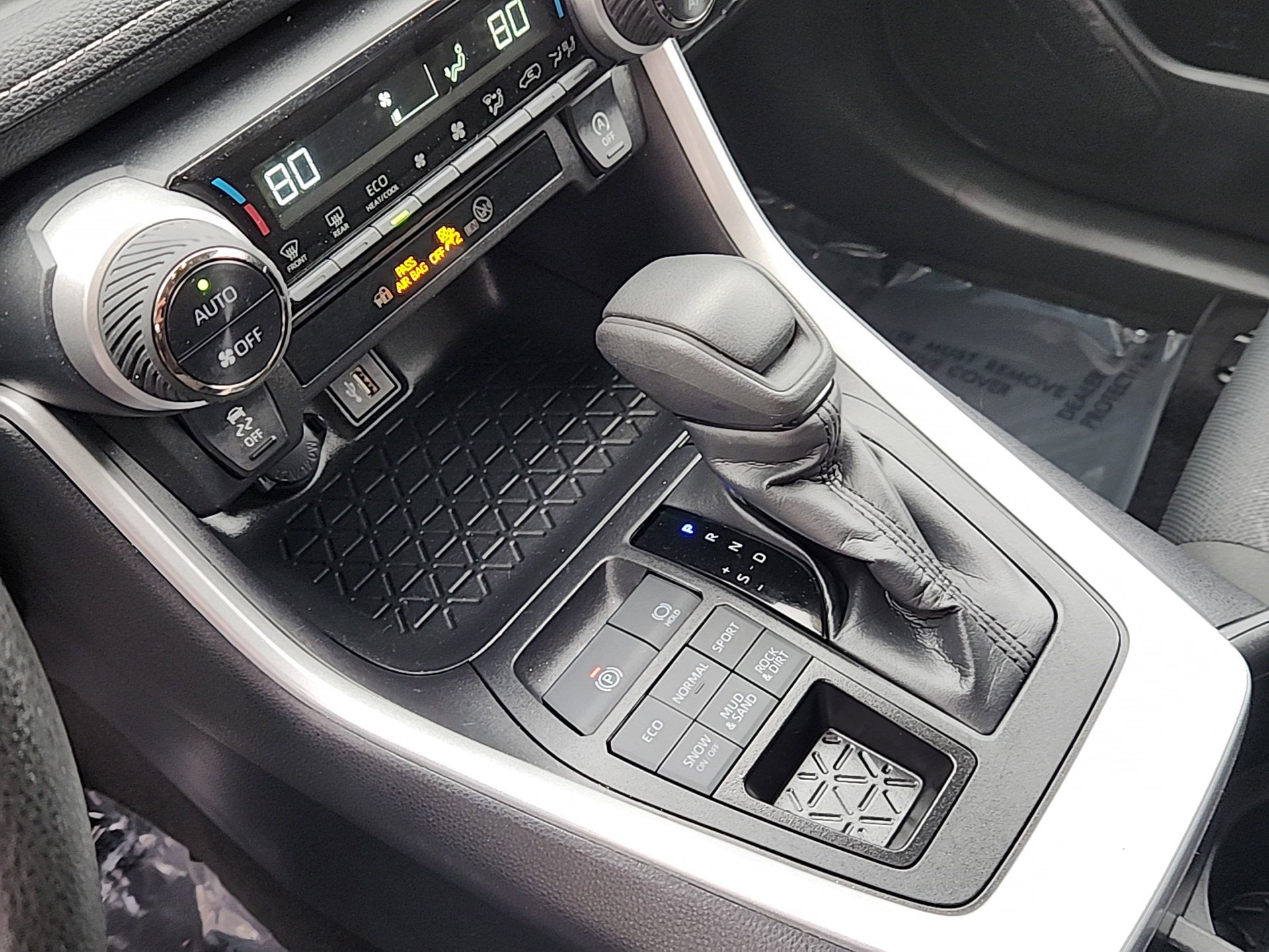 Certified 2025 Toyota RAV4 XLE image 17