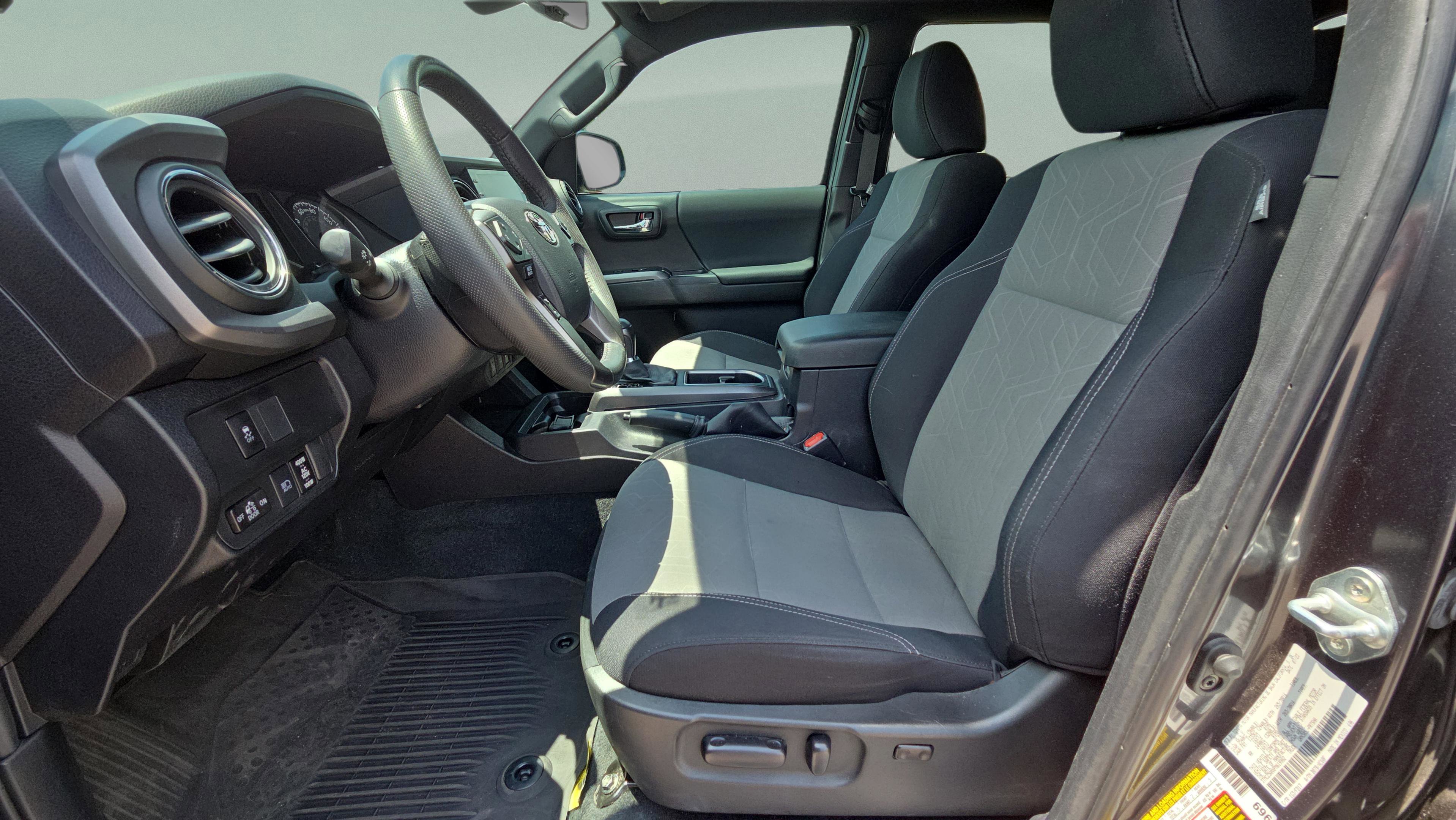 Certified 2023 Toyota Tacoma TRD Off-Road w/ Technology Package AWD/4WD image 10