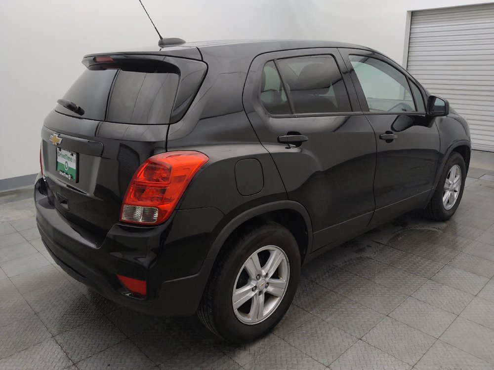 Used 2020 Chevrolet Trax LS w/ Tint and Cruise Package FWD image 9