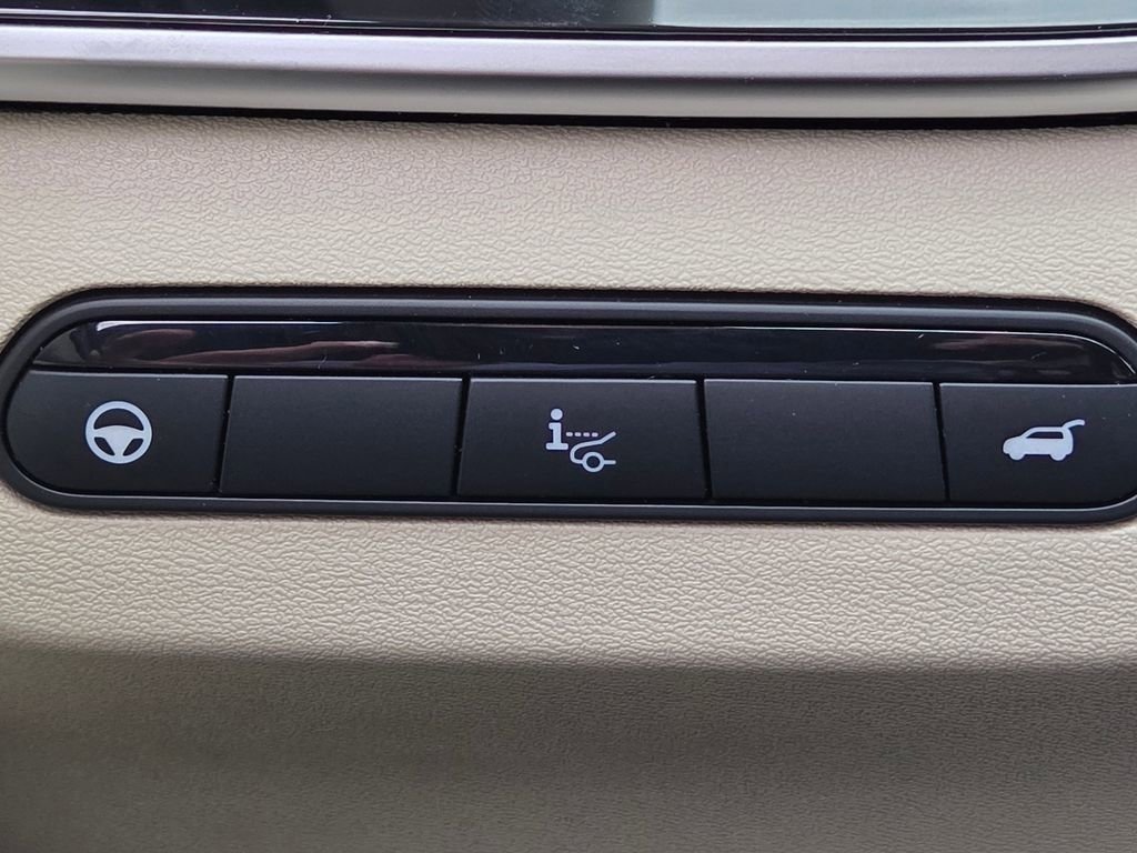 Used 2025 INFINITI QX60 Sensory w/ Vision Package AWD/4WD image 18