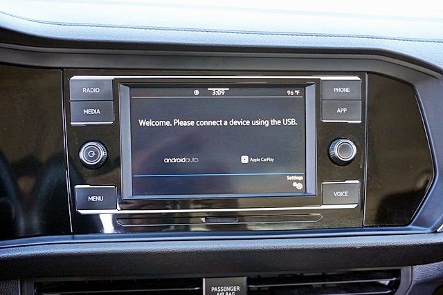 Used 2024 Volkswagen Jetta SE image 24