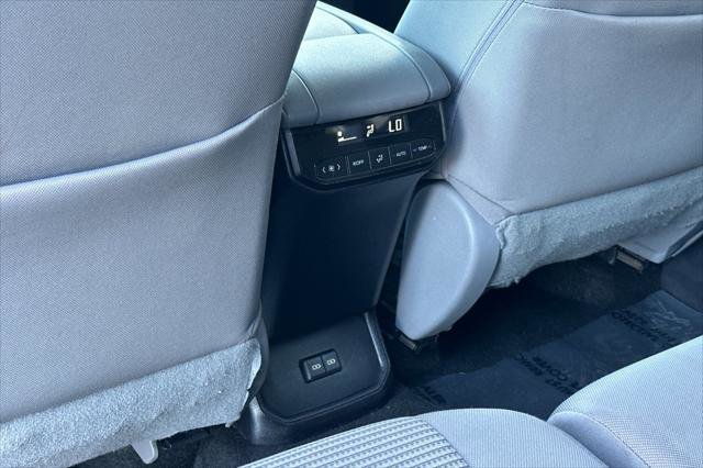 Certified 2023 Toyota Highlander L image 14