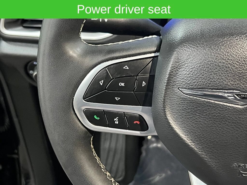 Used 2025 Chrysler Pacifica Select FWD image 15