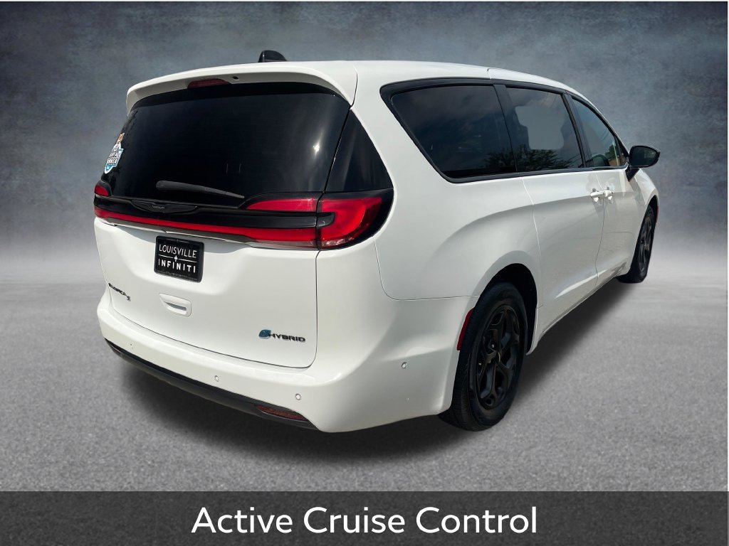 Used 2024 Chrysler Pacifica Limited FWD image 8