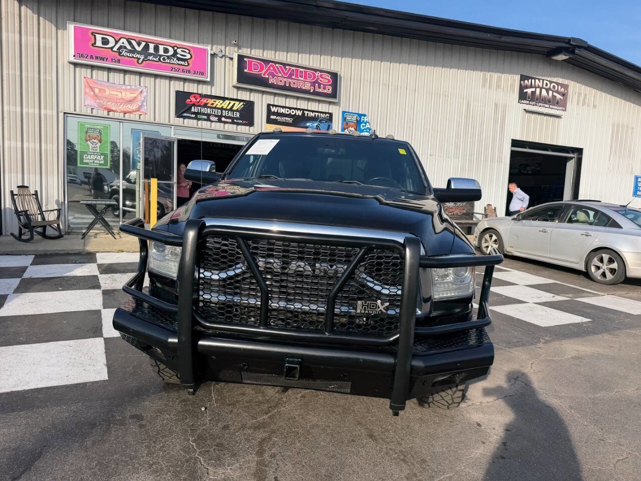 Used 2017 RAM 3500 Laramie Longhorn image 3