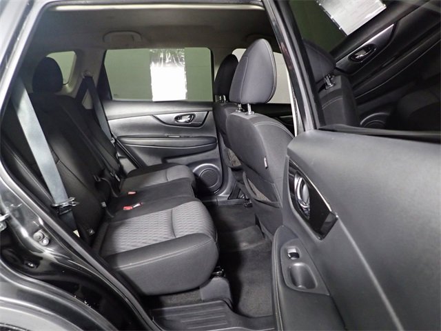 Used 2020 Nissan Rogue SV image 39