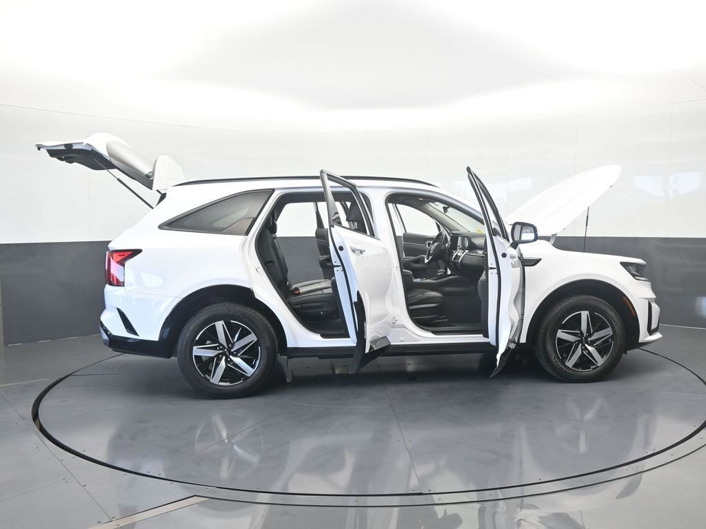 Used 2023 Kia Sorento S image 76