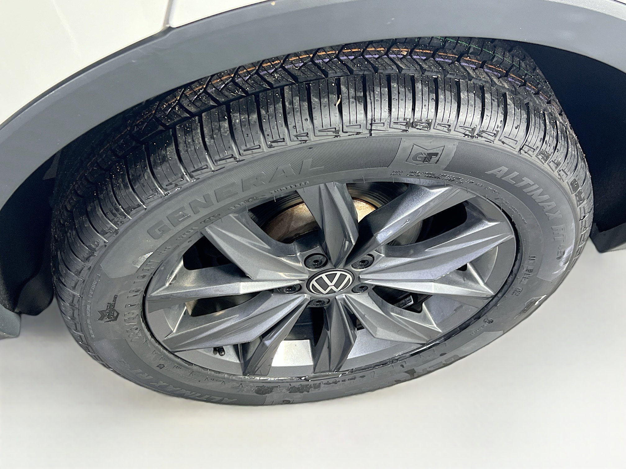 Used 2022 Volkswagen Tiguan SE AWD/4WD image 29