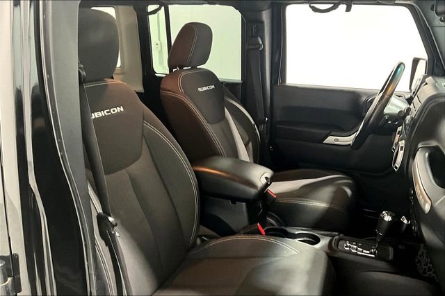 Used 2016 Jeep Wrangler Unlimited Rubicon w/ Dual Top Group AWD/4WD image 29