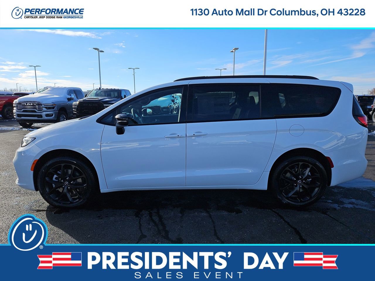 New 2026 Chrysler Pacifica Select image 4