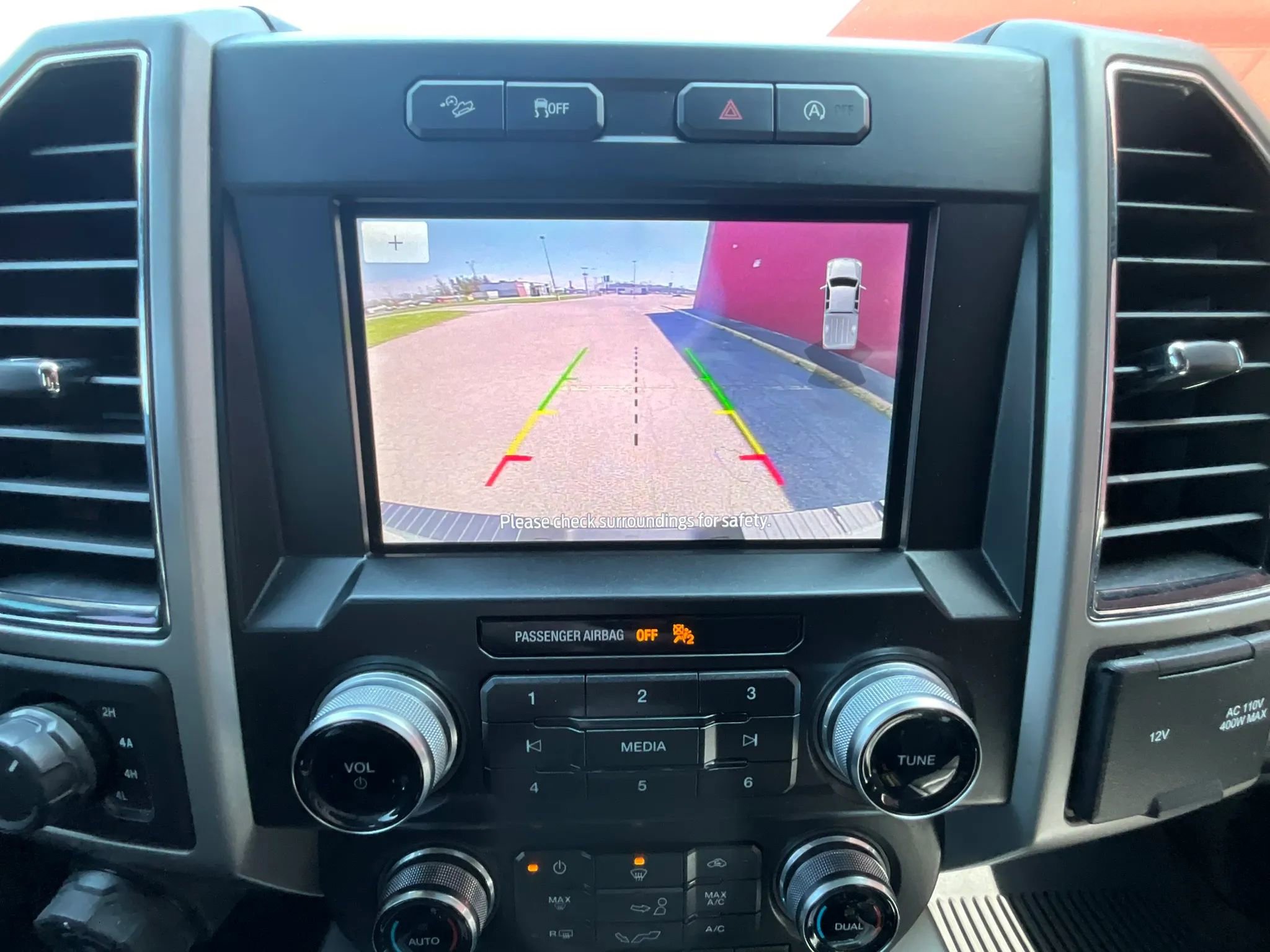 Used 2019 Ford F150 Lariat w/ Equipment Group 502A Luxury AWD/4WD image 38