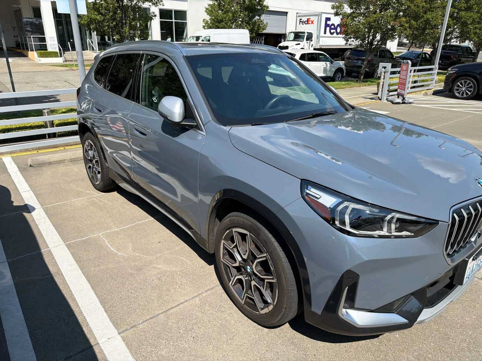 Used 2023 BMW X1 xDrive28i w/ Premium Package AWD/4WD image 4