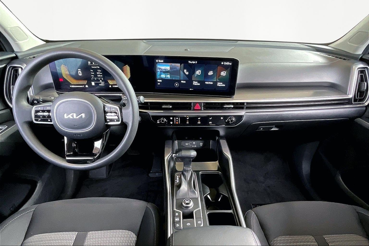 Used 2025 Kia Sorento LX image 7