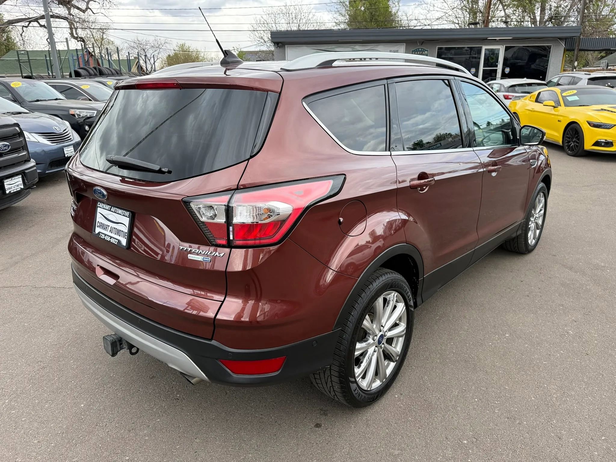 Used 2018 Ford Escape Titanium image 9