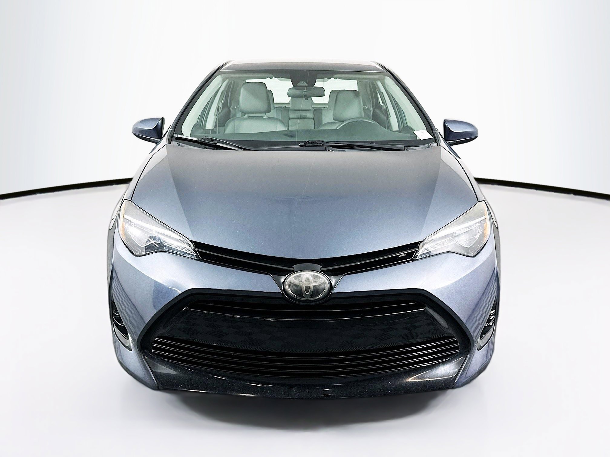 Used 2018 Toyota Corolla LE FWD image 2