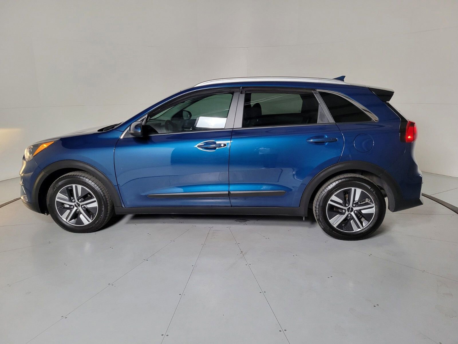 Used 2022 Kia Niro LXS w/ Digital Cluster Package image 7