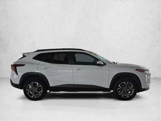 Used 2024 Chevrolet Trax LT w/ Driver Confidence Package FWD image 4