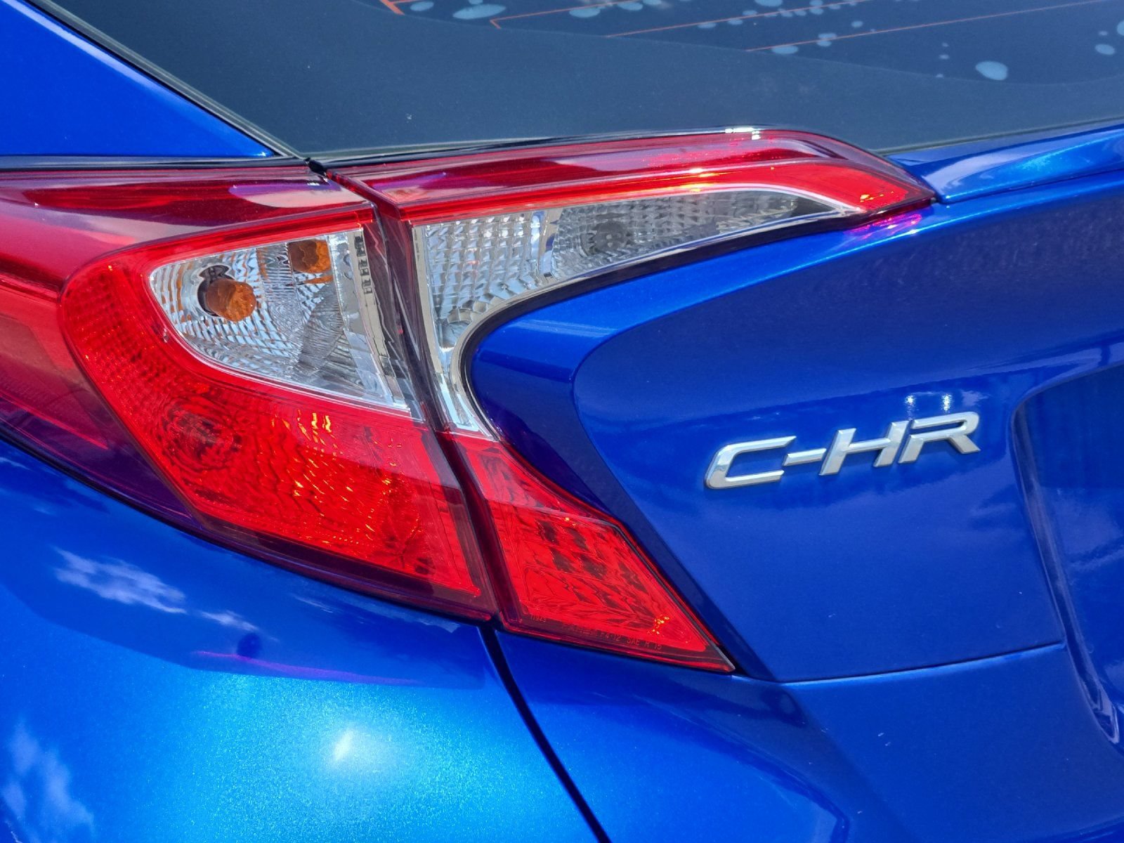 Used 2019 Toyota C-HR LE FWD image 24