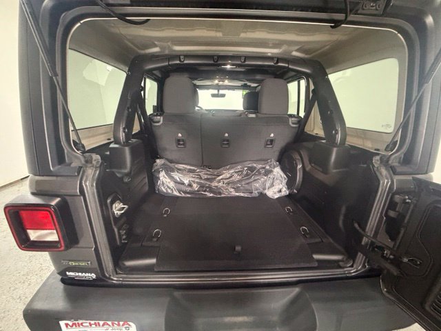 Used 2022 Jeep Wrangler Unlimited Sport AWD/4WD image 10
