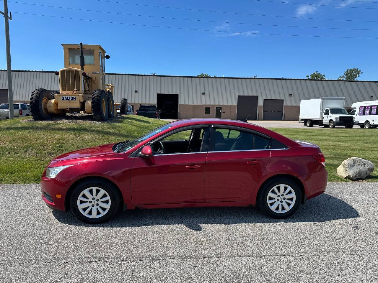 Used 2011 Chevrolet Cruze LT FWD image 2