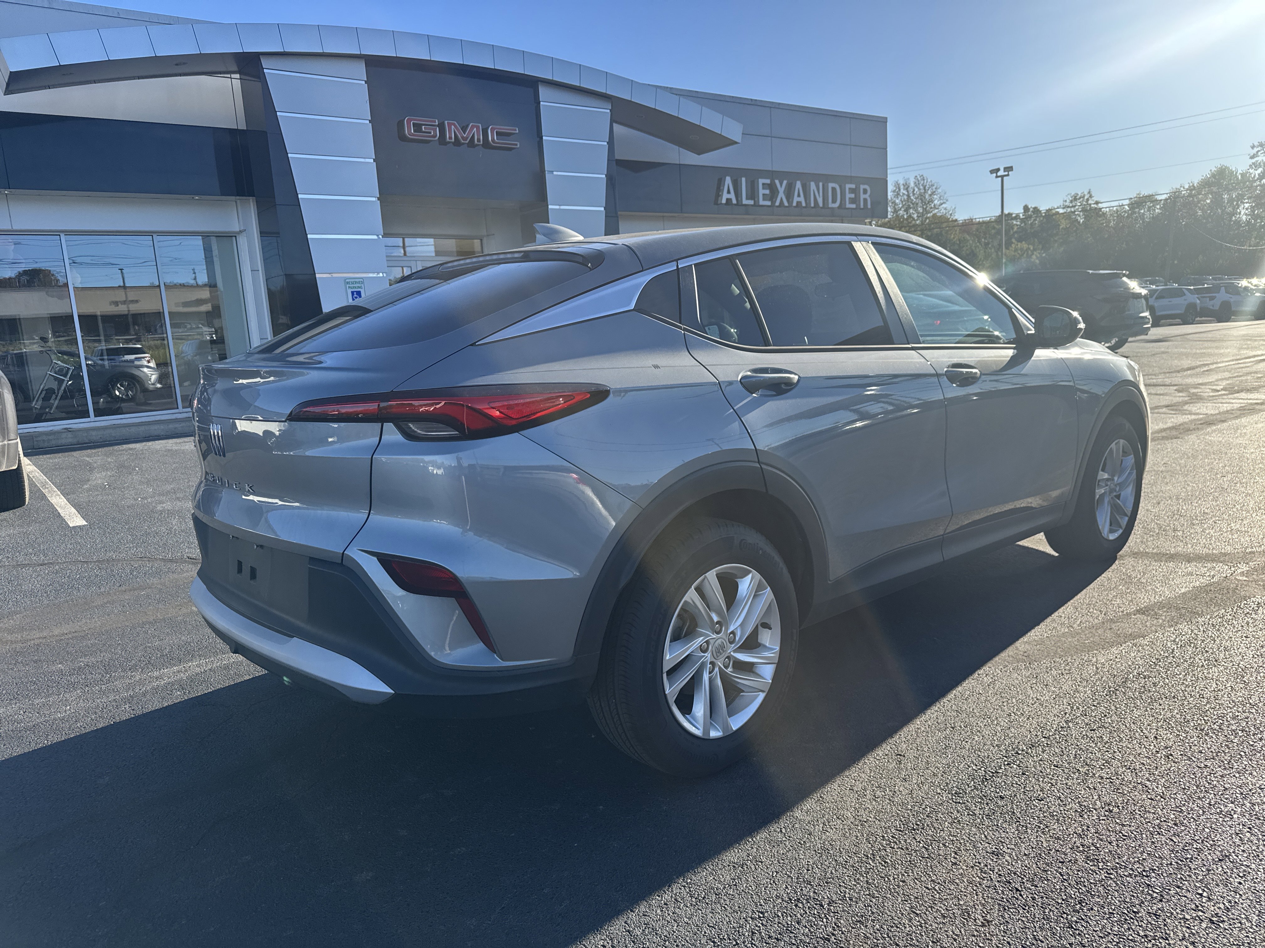 Used 2024 Buick Envista Preferred w/ Convenience I Package video 3