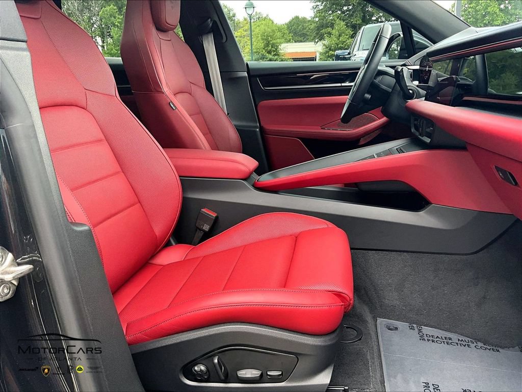 Used 2026 Porsche Macan Electric RWD image 8