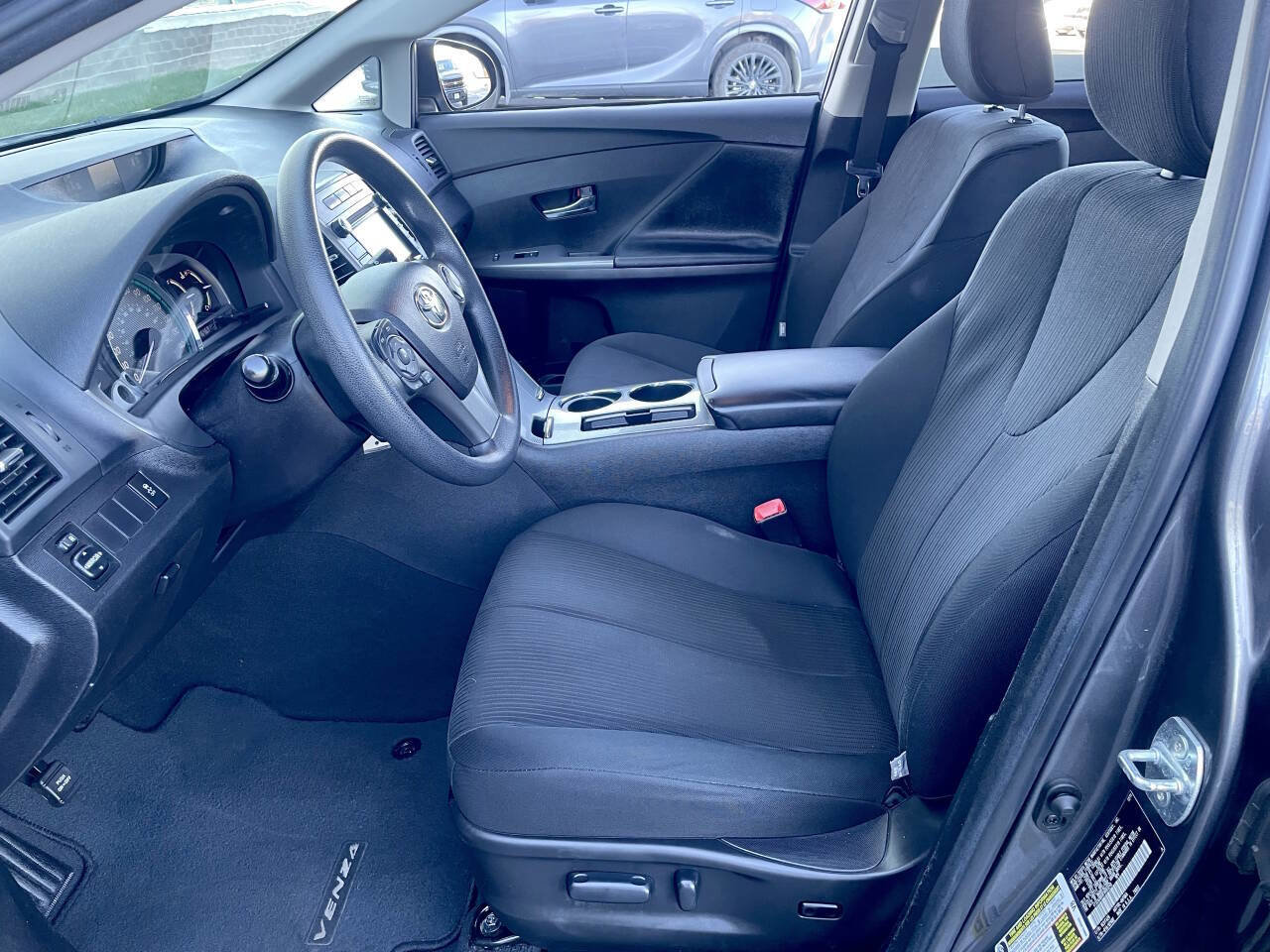 Used 2015 Toyota Venza LE image 12