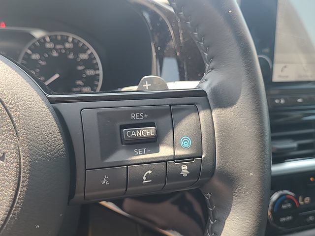 Used 2024 Nissan Pathfinder SL FWD image 18