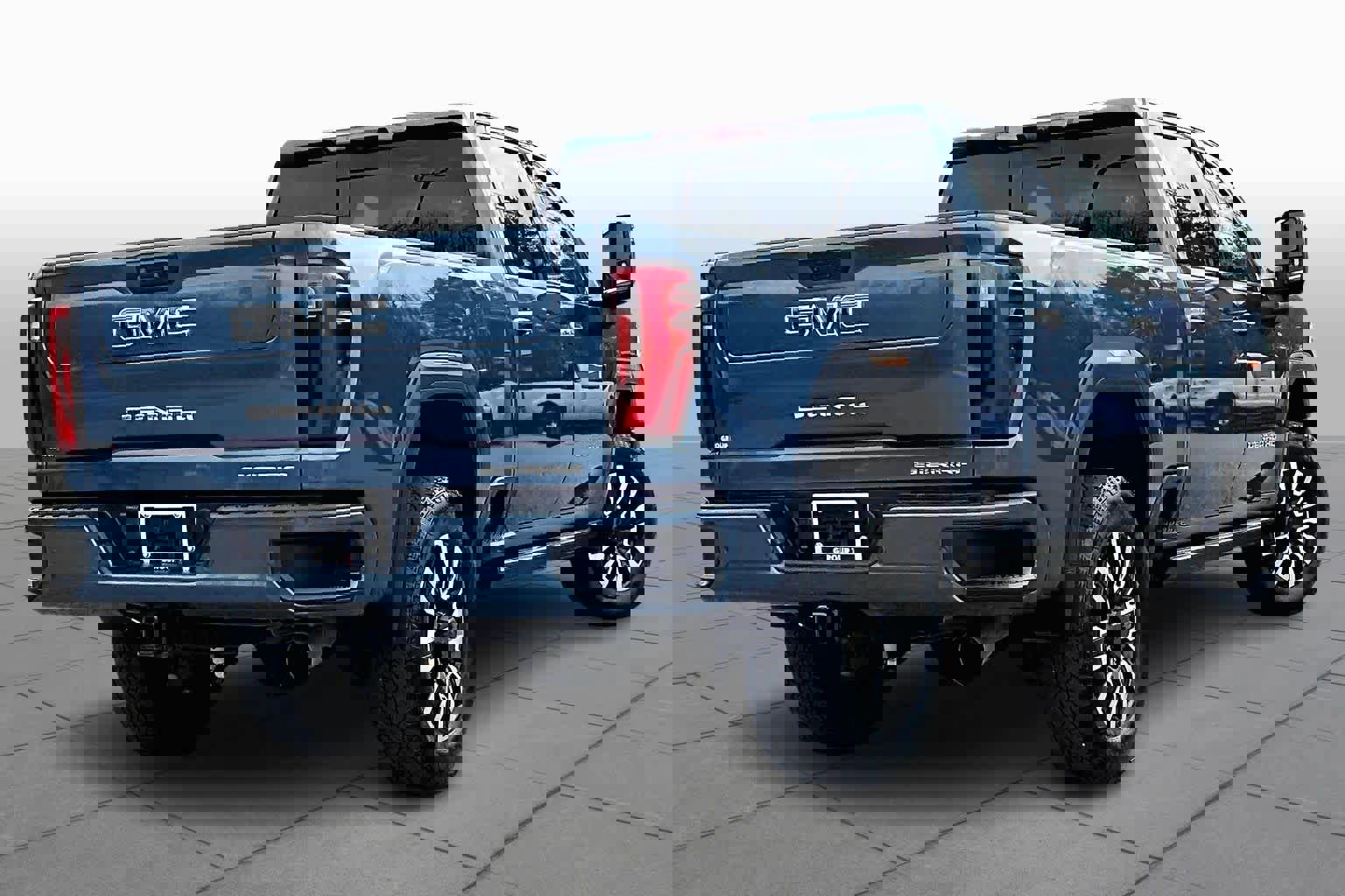 Used 2025 GMC Sierra 2500 Denali Ultimate w/ Max Trailering Package image 13