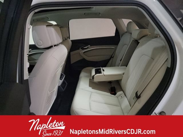 Used 2024 Audi Q8 e-tron Premium Plus w/ Premium Plus Package image 14