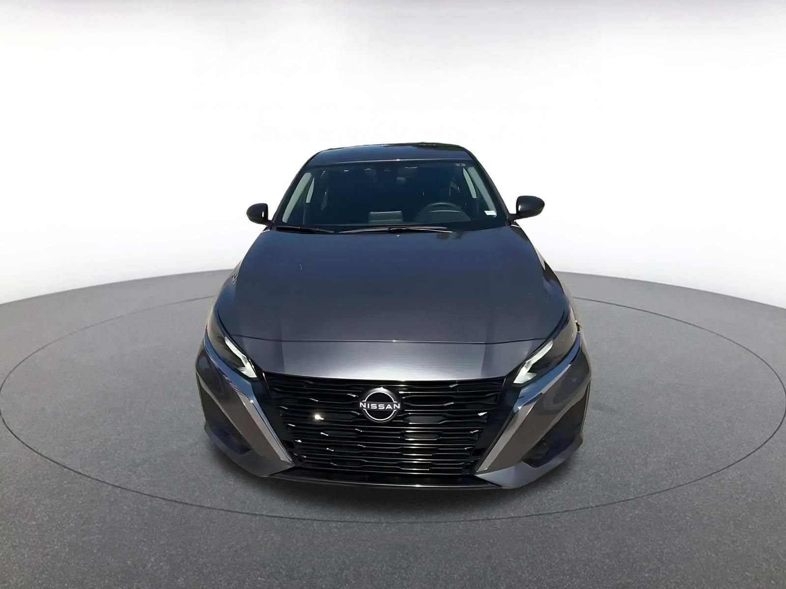 Used 2025 Nissan Altima 2.5 SV FWD image 4