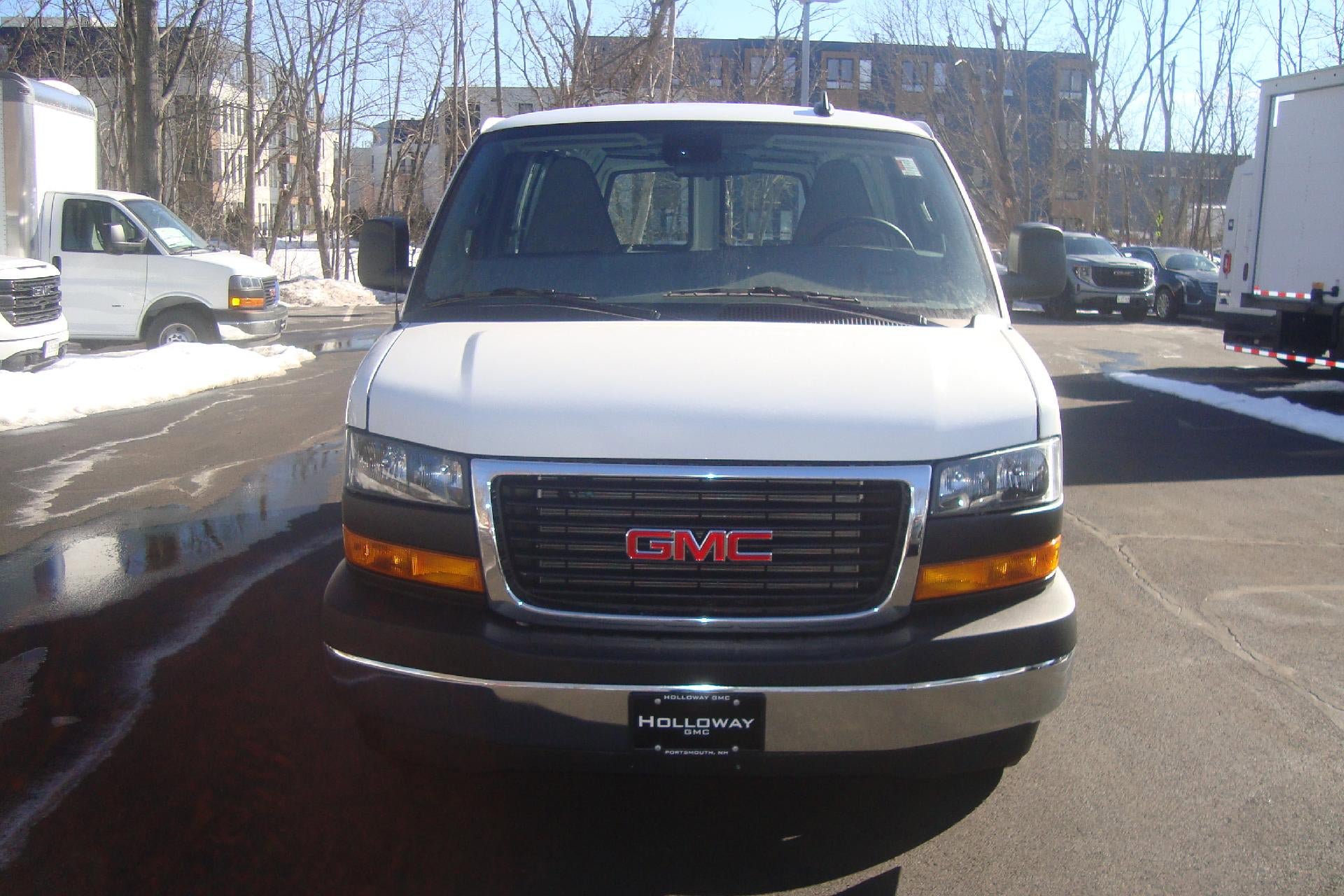 New 2025 GMC Savana 2500 w/ Driver Convenience Package RWD image 2
