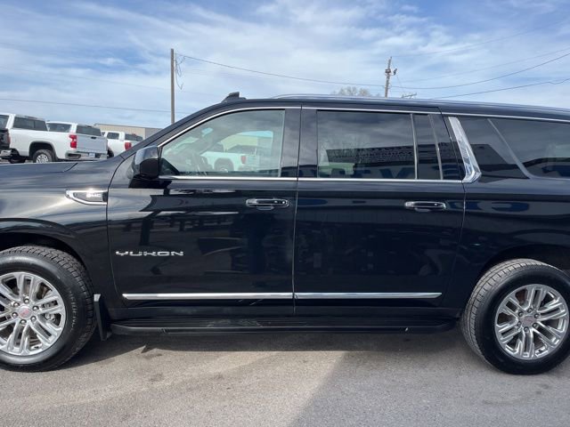 Used 2022 GMC Yukon XL SLT AWD/4WD image 10
