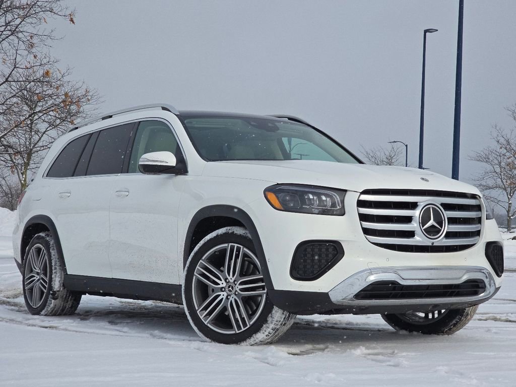 Used 2026 Mercedes-Benz GLS 450 4MATIC image 2