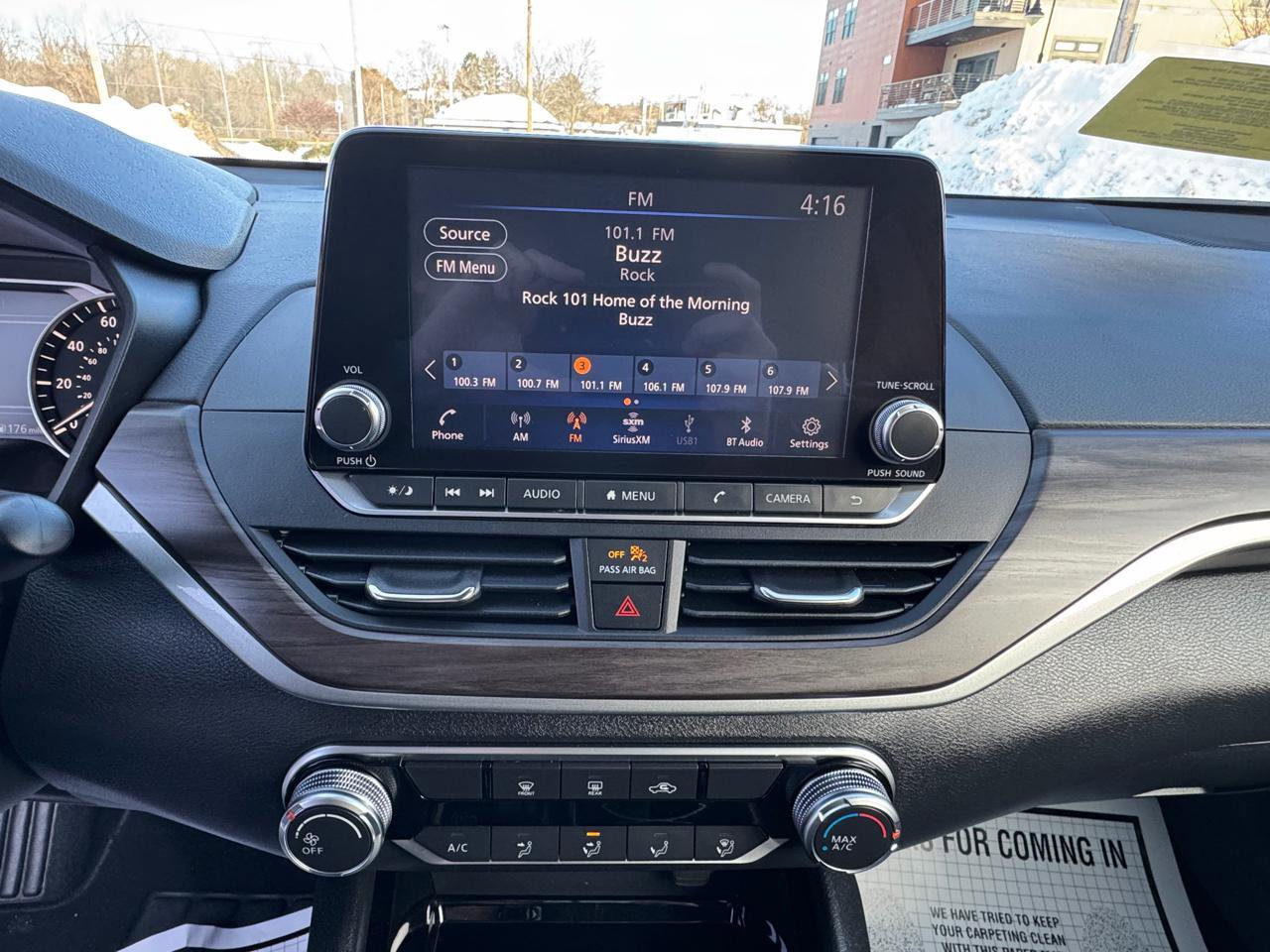 Used 2024 Nissan Altima 2.5 SV image 16