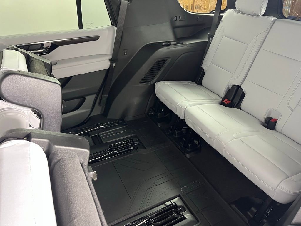 New 2026 Chevrolet Tahoe Premier w/ Sun And Tow Package AWD/4WD image 23
