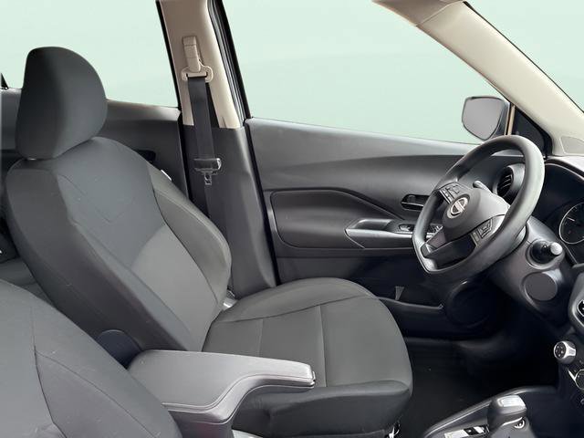 Used 2025 Nissan Kicks Play S image 10