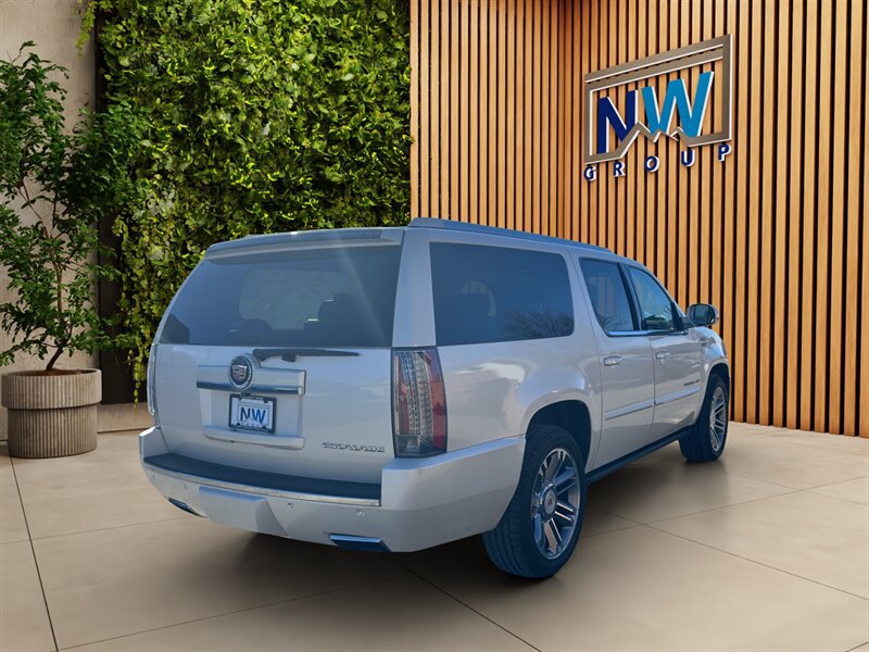 Used 2014 Cadillac Escalade ESV Premium AWD/4WD image 40