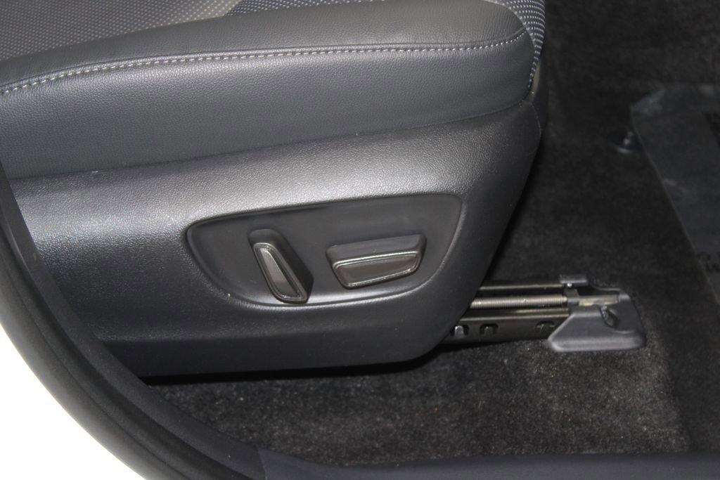 Used 2025 Toyota Grand Highlander Limited image 31