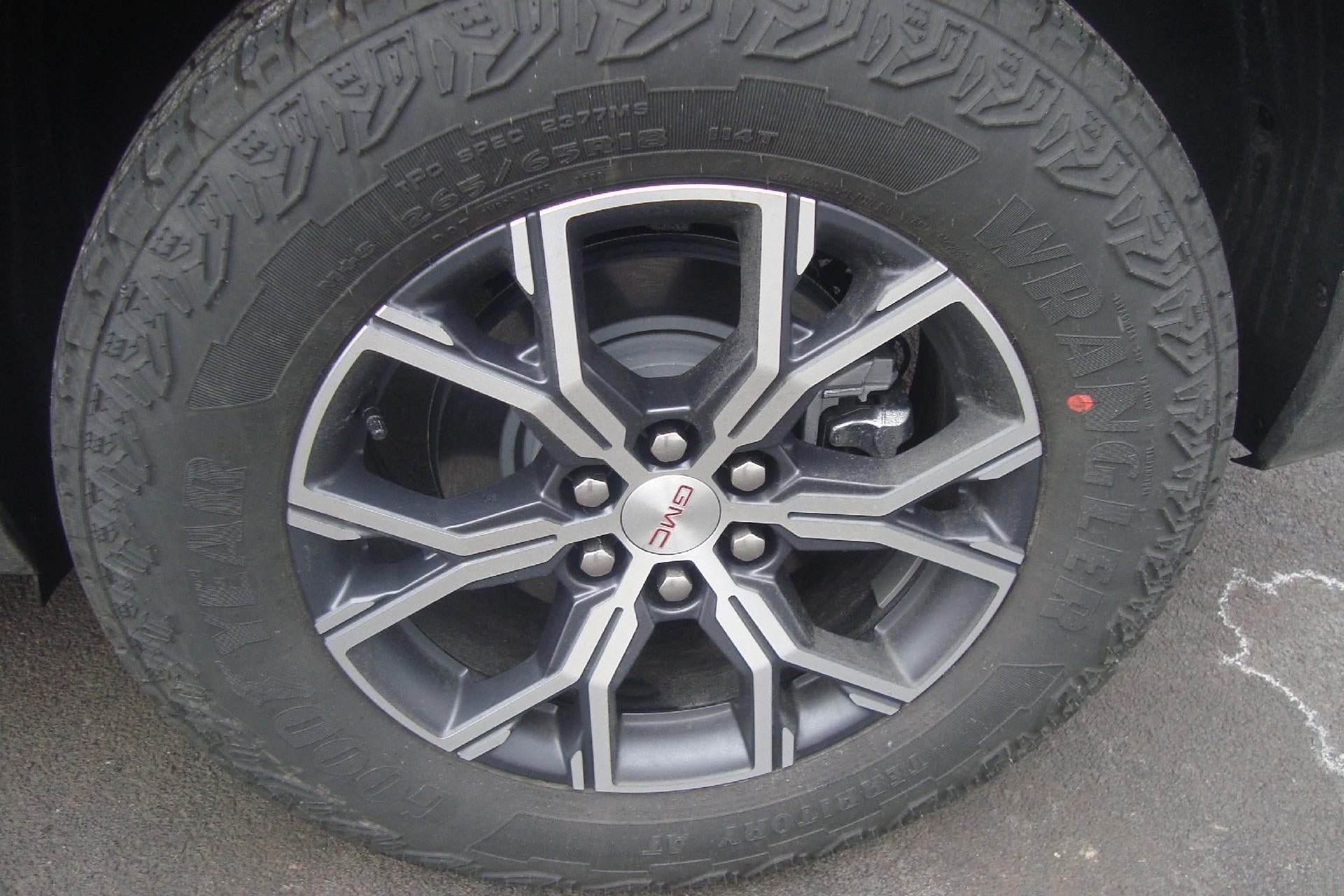 New 2026 GMC Acadia AT4 w/ LPO, Floor Liner Package AWD/4WD image 6
