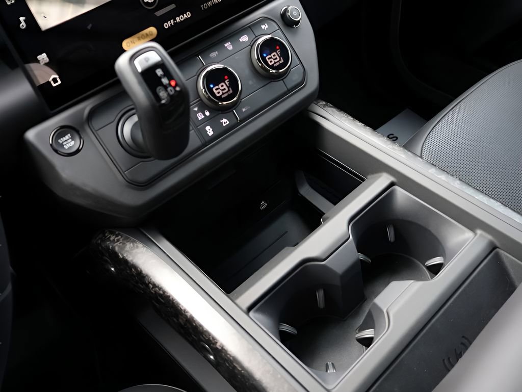 Certified 2026 Land Rover Defender 110 AWD/4WD image 30