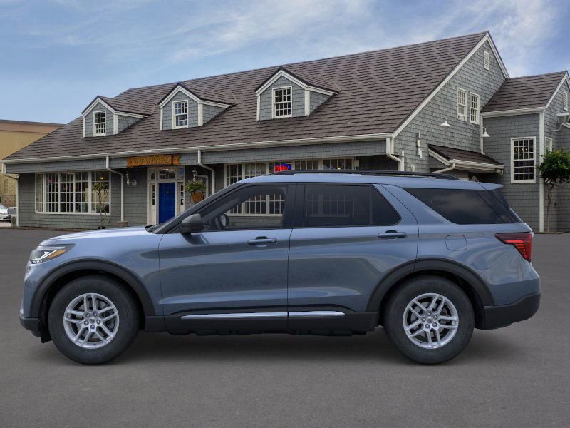 Used 2025 Ford Explorer Active w/ Active Comfort Package image 3