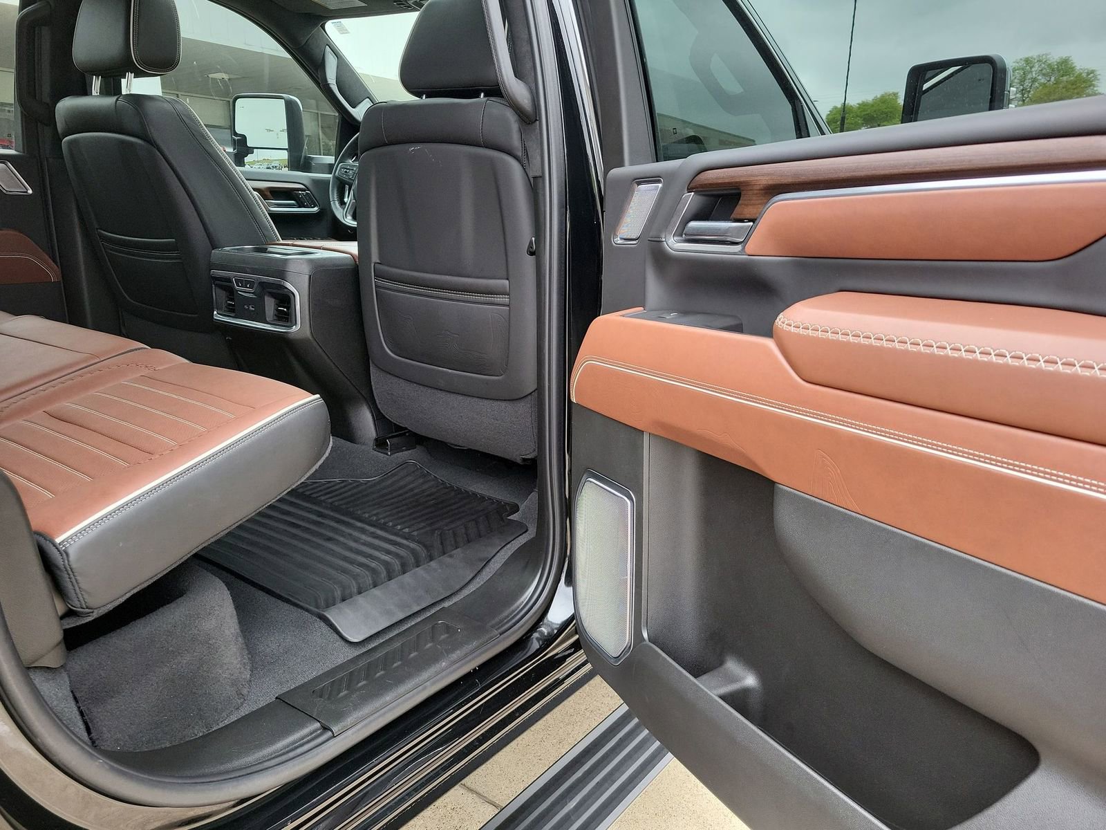 Used 2025 GMC Sierra 2500 Denali Ultimate AWD/4WD image 28