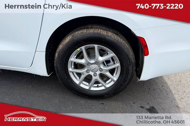 New 2026 Chrysler Voyager LX FWD image 23