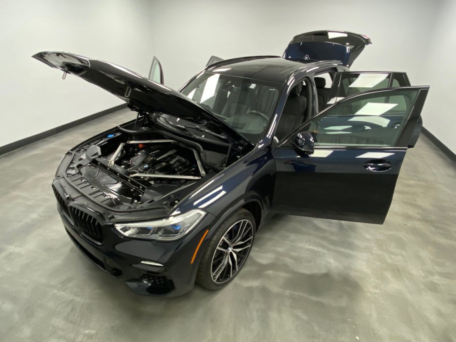 Used 2019 BMW X5 xDrive50i w/ M Sport Package AWD/4WD image 49
